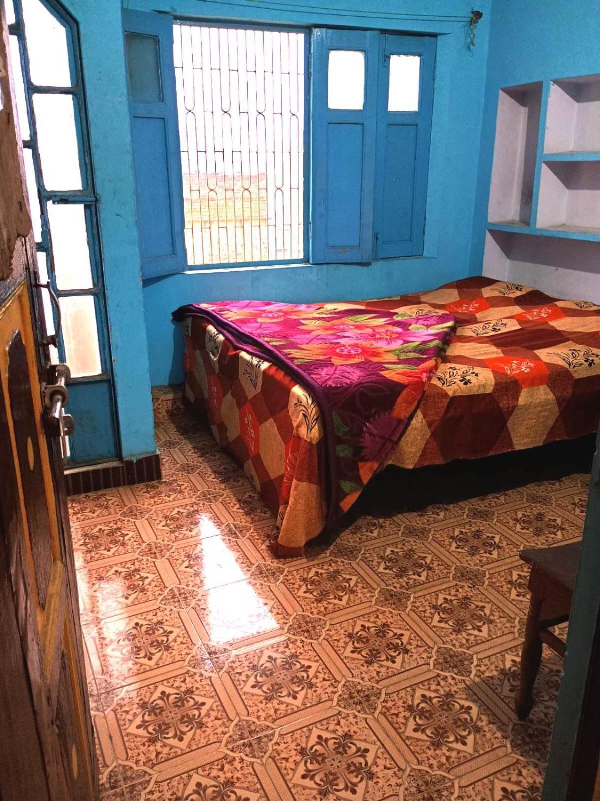 ורנאסי Tiwari Palace Modern Vision Guest House מראה חיצוני תמונה