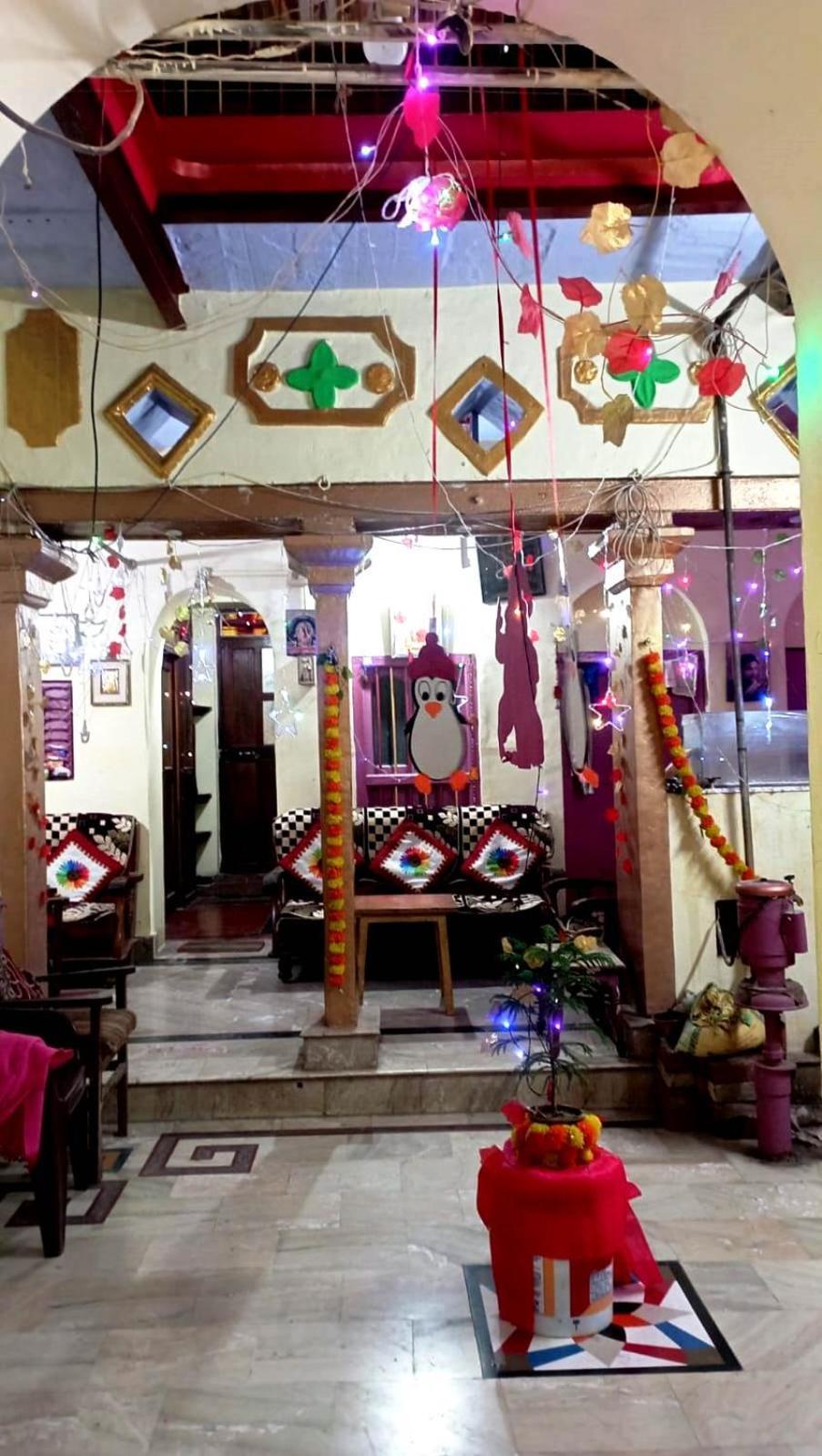 ורנאסי Tiwari Palace Modern Vision Guest House מראה חיצוני תמונה